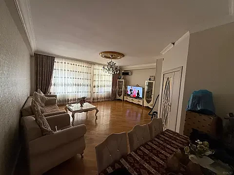 Satılır 4 otaqlı mənzil 133 m² — Bakı, İnşaatçılar 4 otaq 133.00 m²