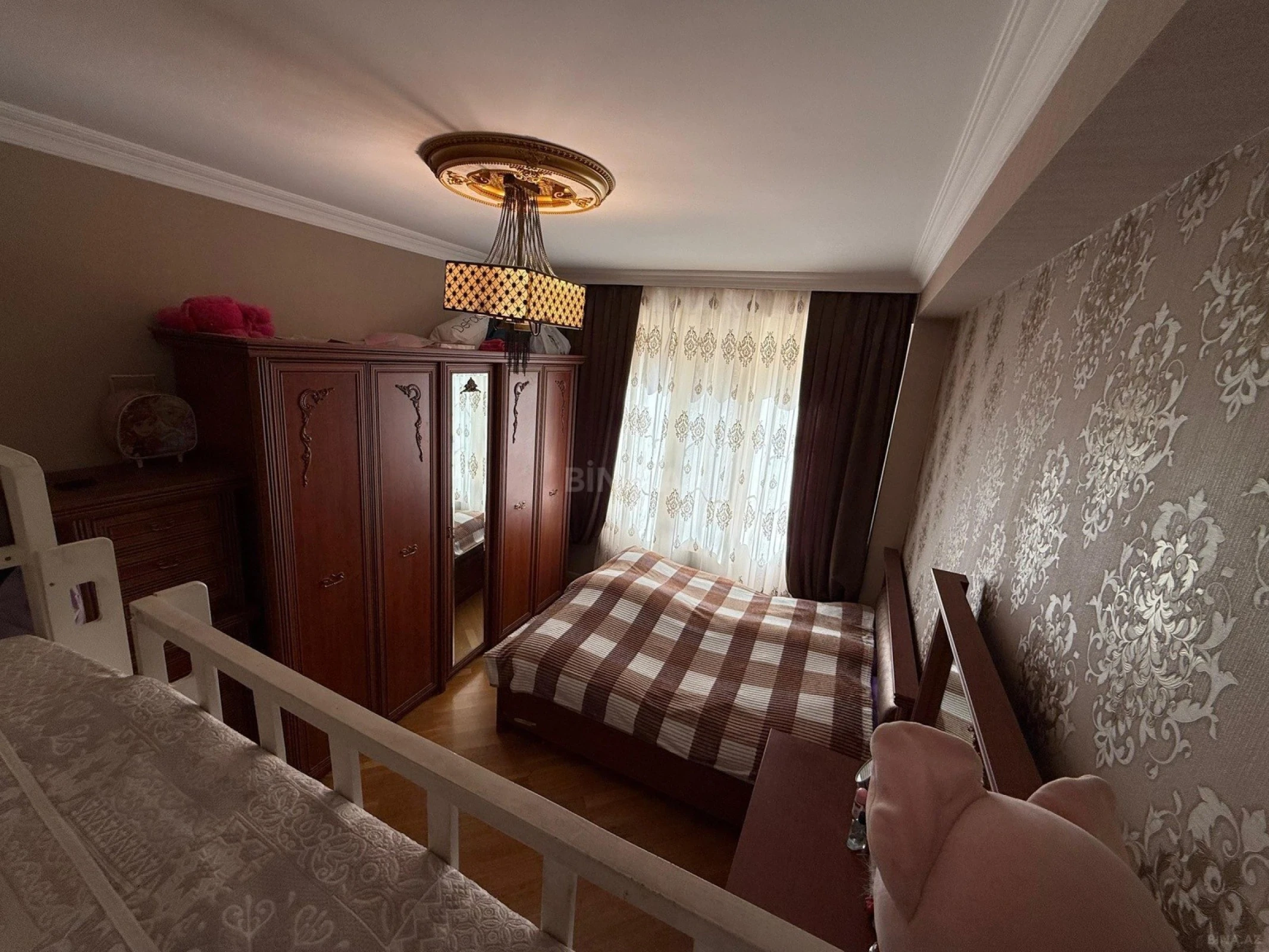 Satılır 4 otaqlı mənzil 133 m²