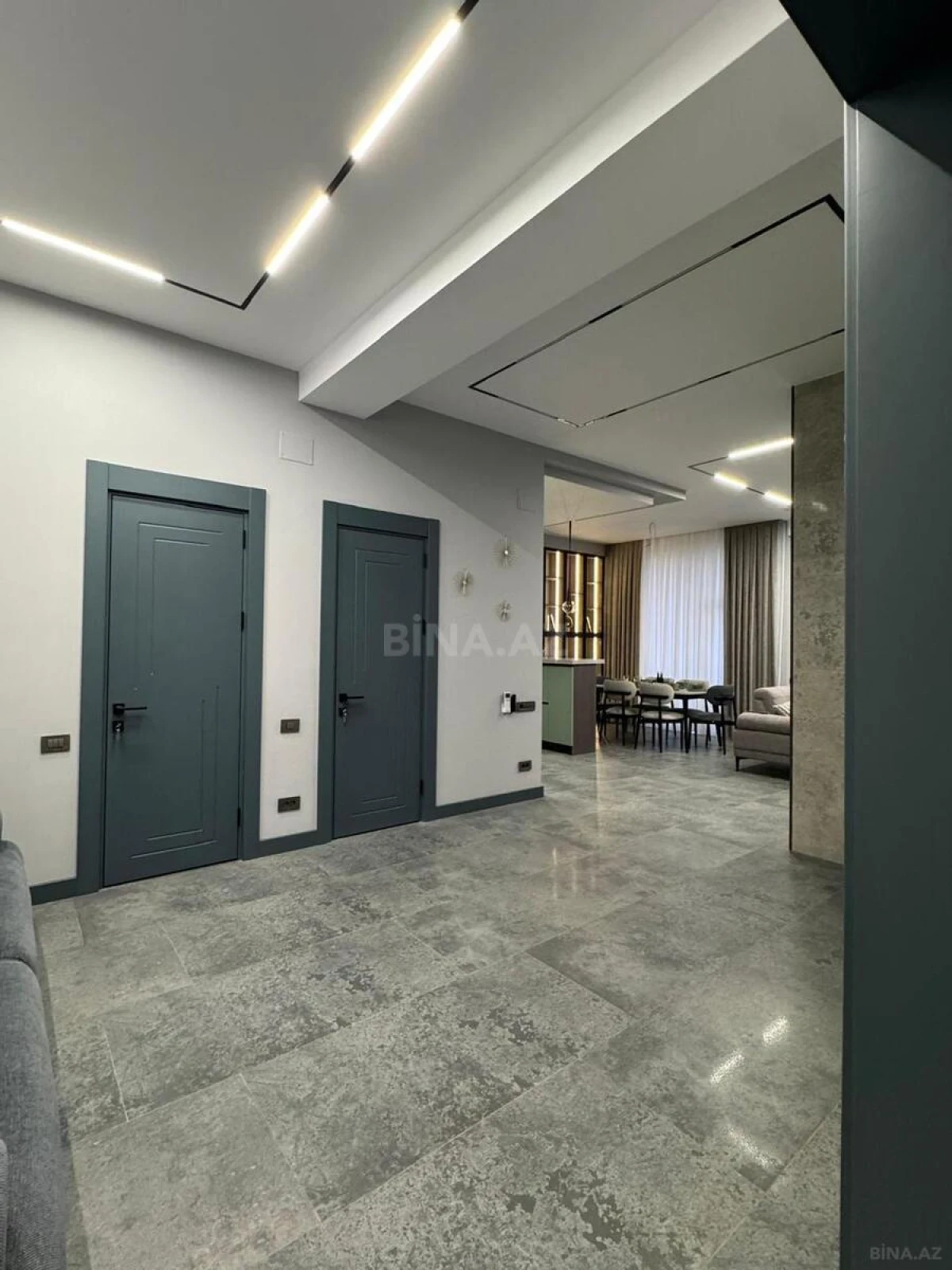 Kirayə verilir 2 otaqlı mənzil 106 m²