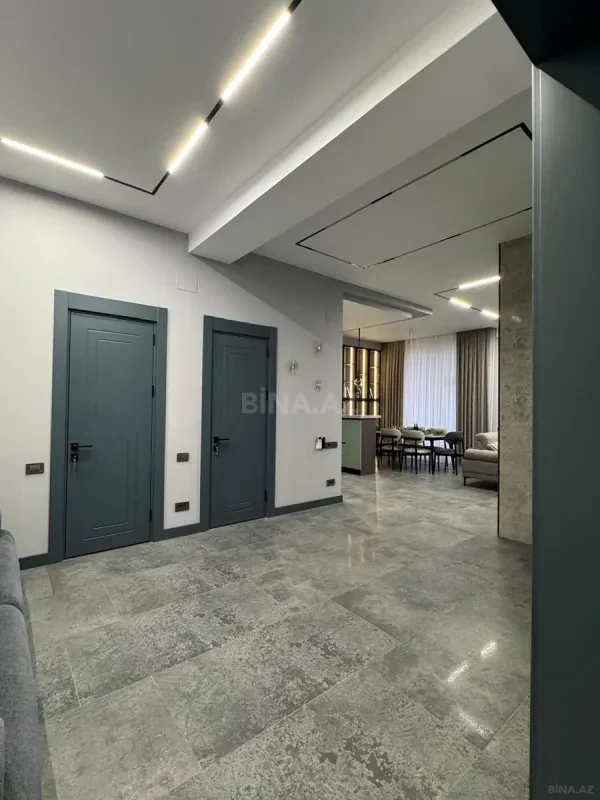 Kirayə verilir 2 otaqlı mənzil 106 m²