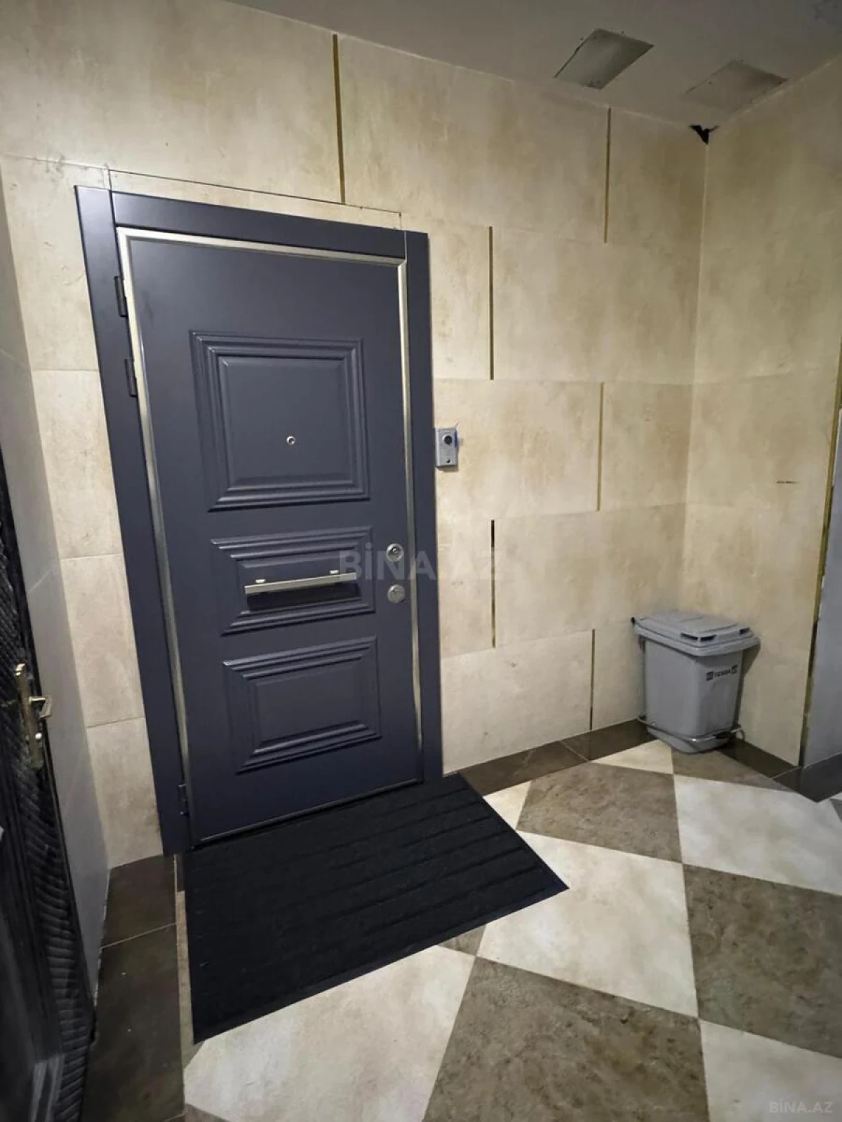 Kirayə verilir 2 otaqlı mənzil 106 m²