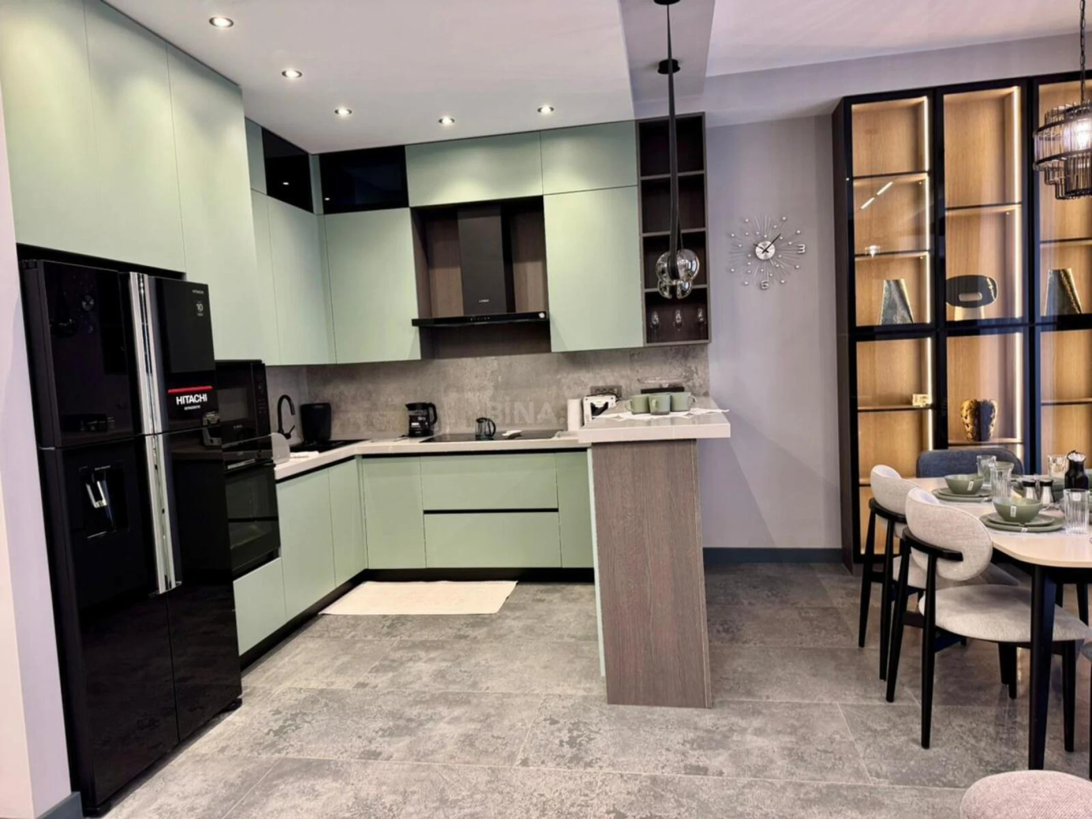 Kirayə verilir 2 otaqlı mənzil 106 m²