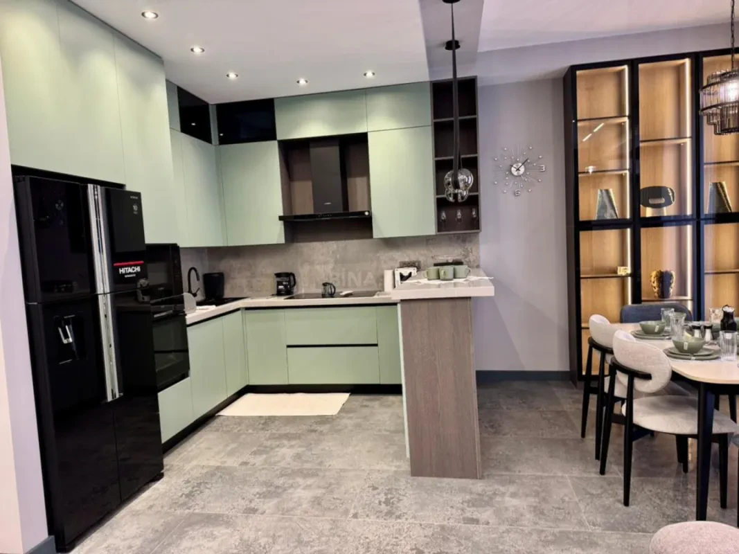 Kirayə verilir 2 otaqlı mənzil 106 m²