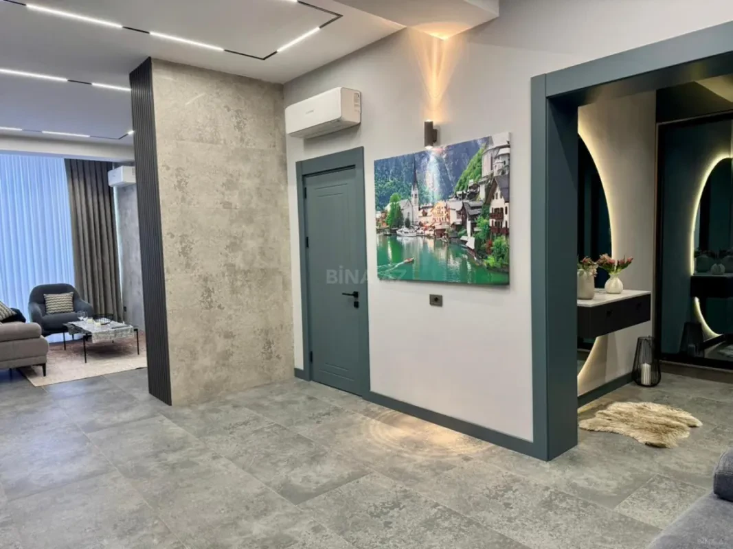 Kirayə verilir 2 otaqlı mənzil 106 m²