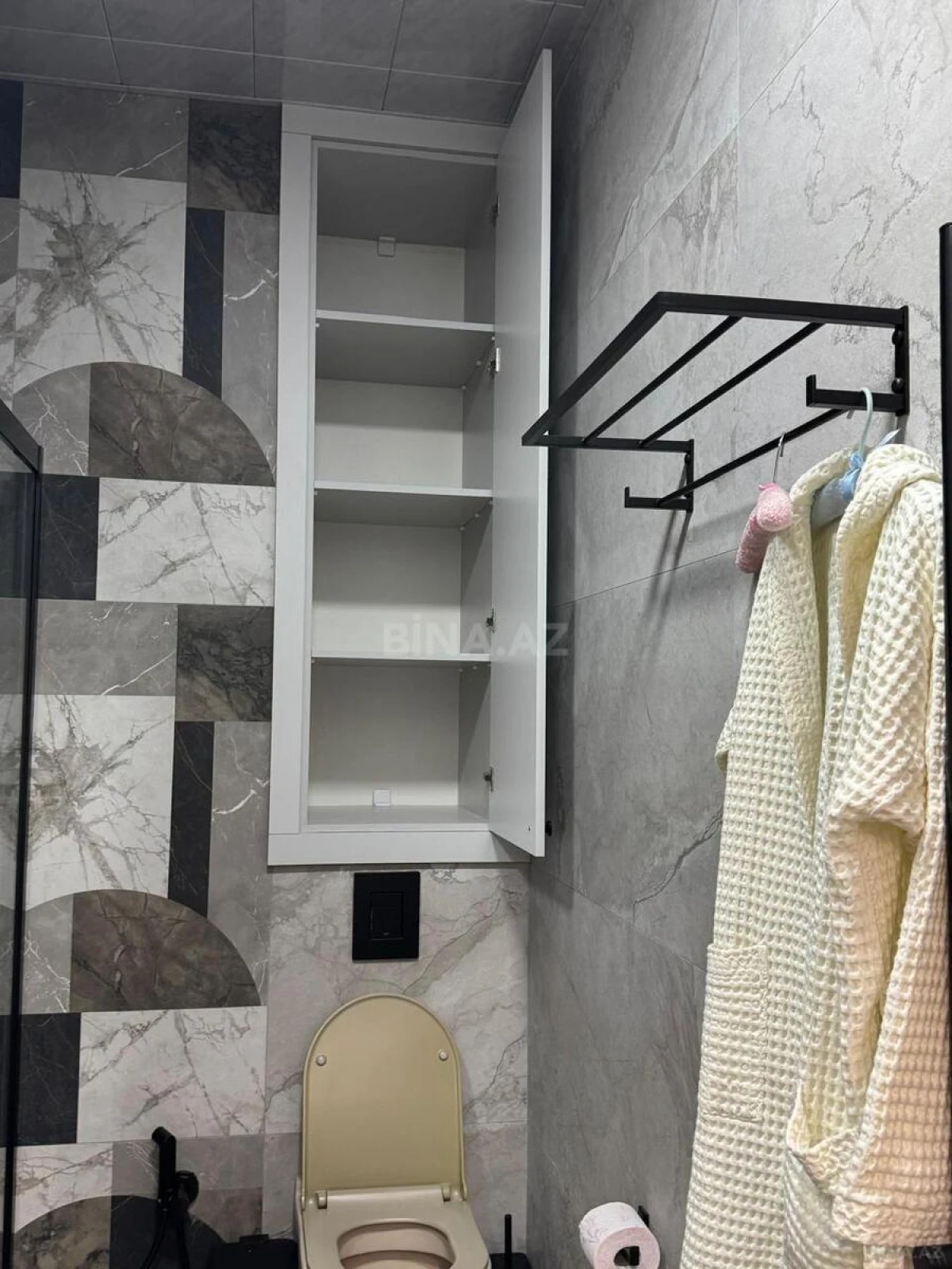 Kirayə verilir 2 otaqlı mənzil 106 m²