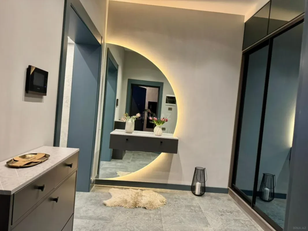 Kirayə verilir 2 otaqlı mənzil 106 m²