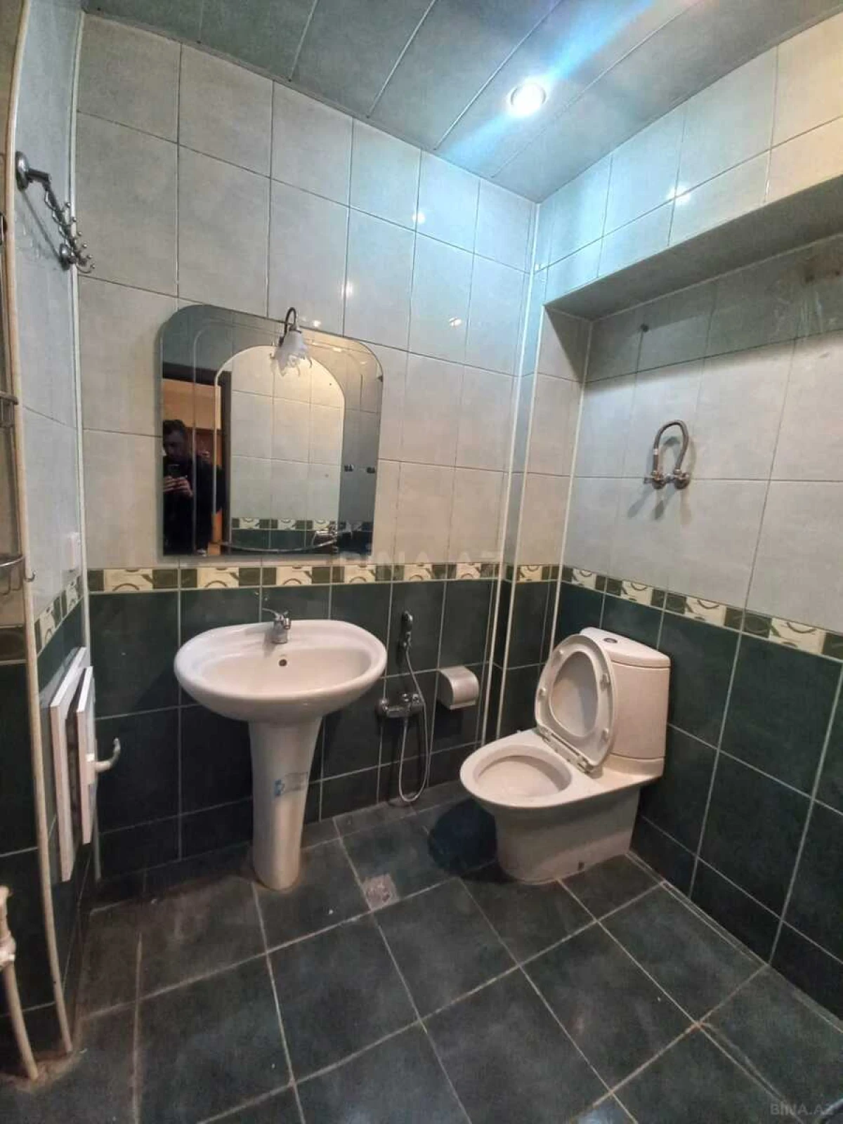 Satılır 4 otaqlı mənzil 120 m²