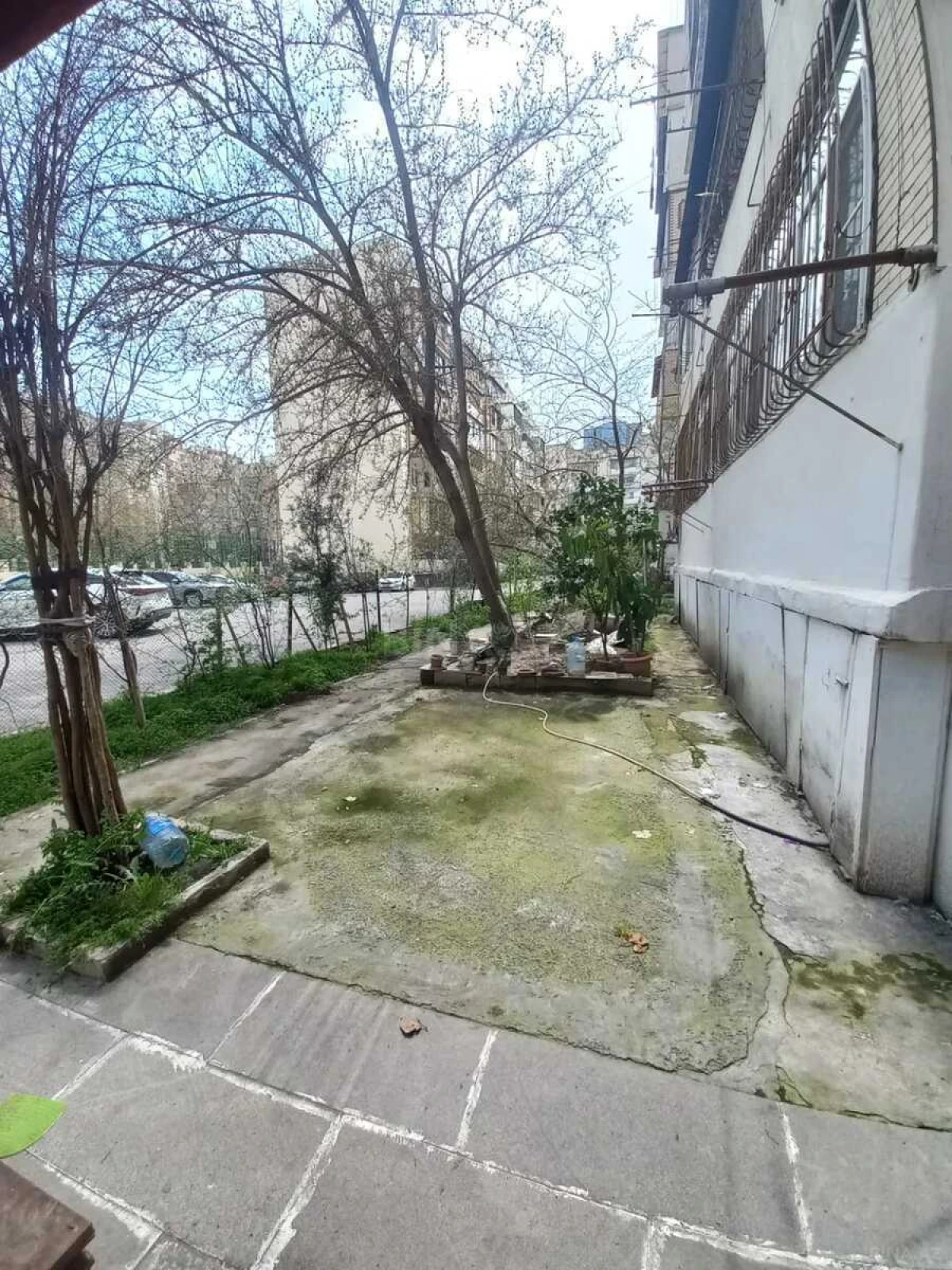 Satılır 4 otaqlı mənzil 120 m²