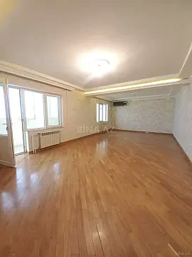 Satılır 4 otaqlı mənzil 120 m²