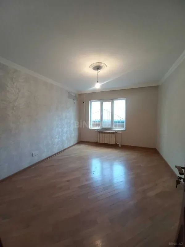 Satılır 4 otaqlı mənzil 120 m²