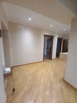 Satılır 4 otaqlı mənzil 120 m²