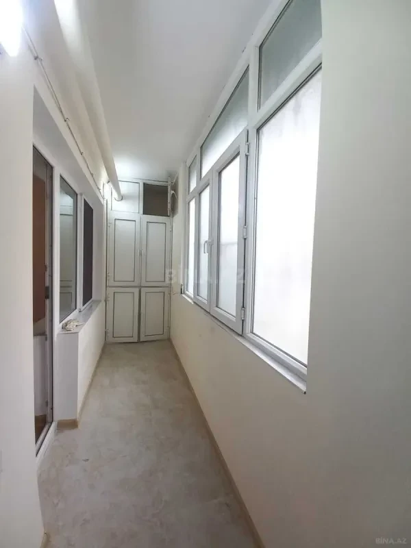 Satılır 4 otaqlı mənzil 120 m²