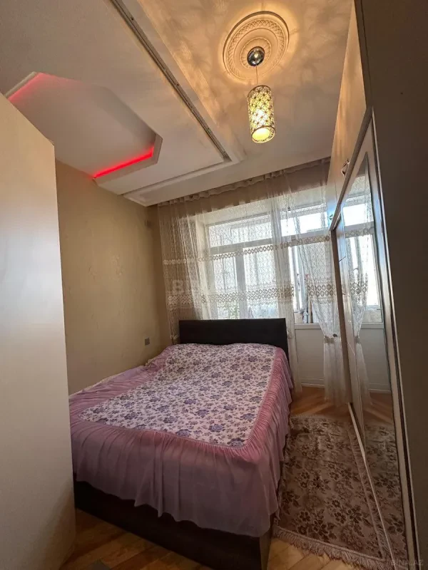 Satılır 2 otaqlı mənzil 56 m²
