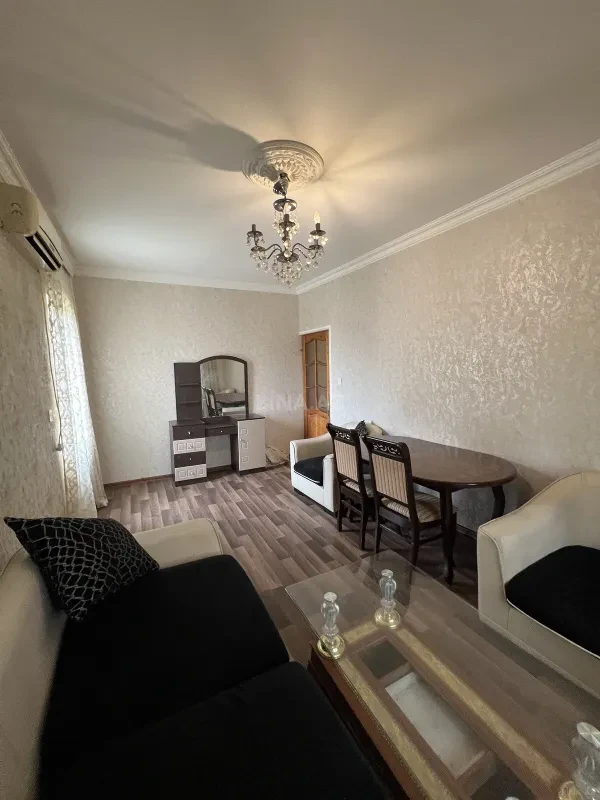 Kirayə verilir 2 otaqlı mənzil 70 m²
