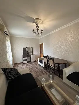 Kirayə verilir 2 otaqlı mənzil 70 m²