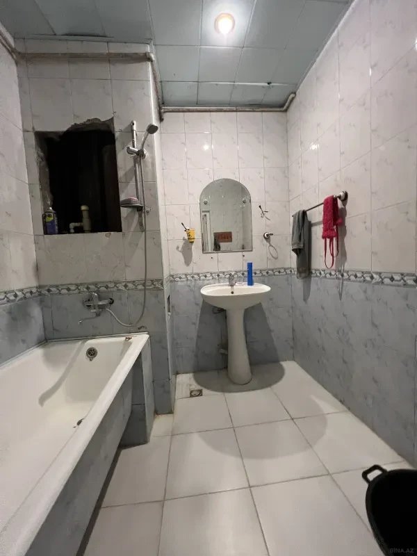 Kirayə verilir 2 otaqlı mənzil 70 m²
