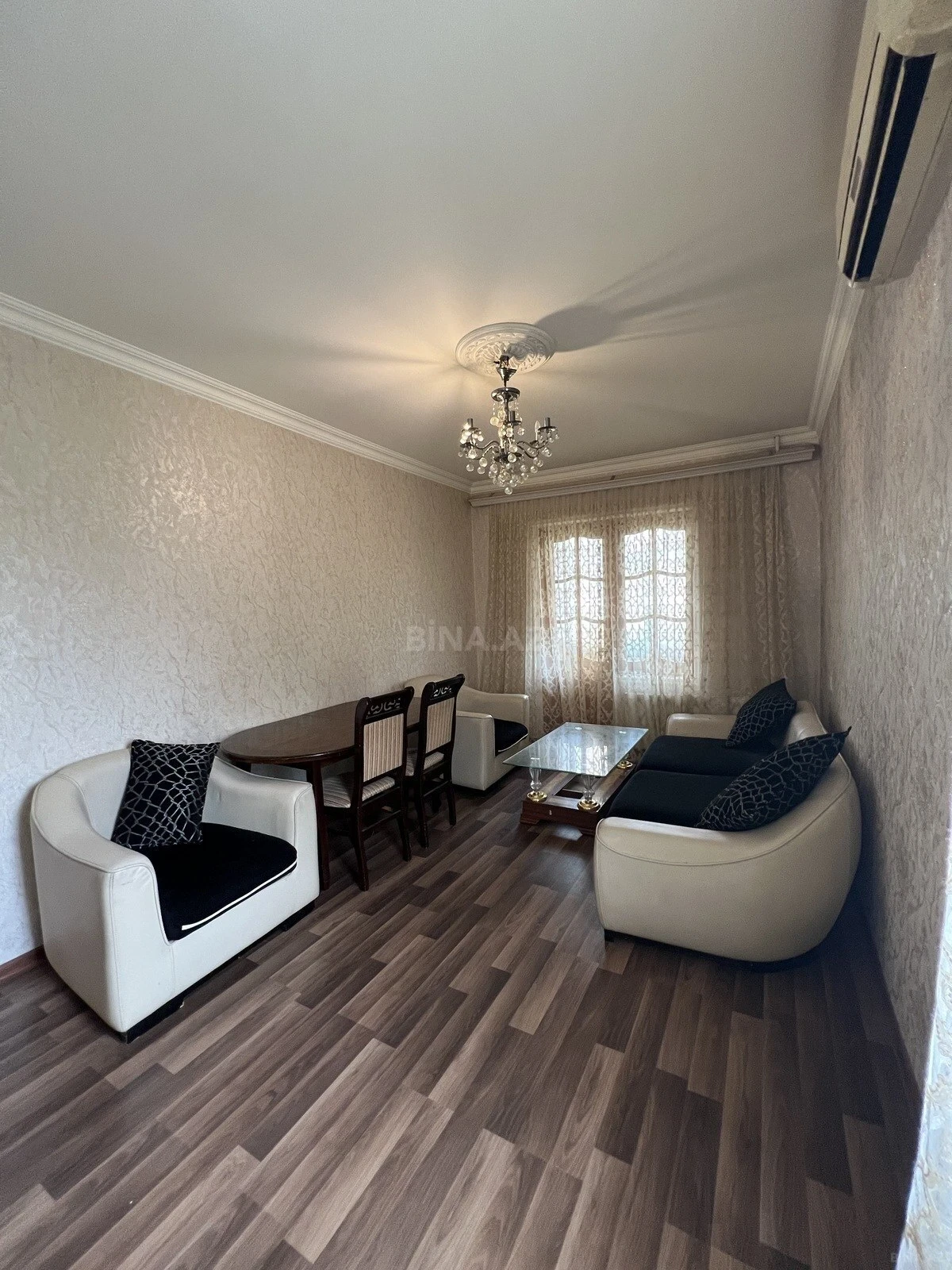 Kirayə verilir 2 otaqlı mənzil 70 m²