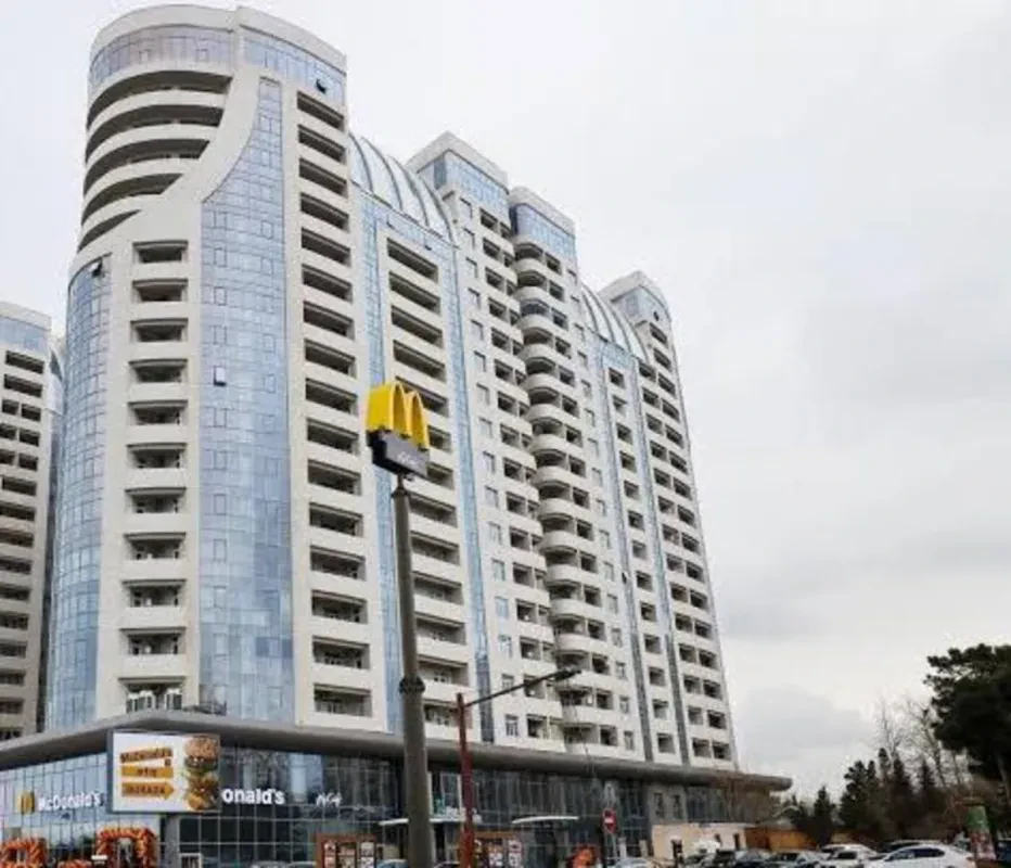 Satılır 2 otaqlı mənzil 79 m²