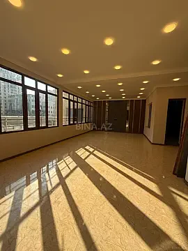 Kirayə verilir 20 otaqlı ofis 880 m²