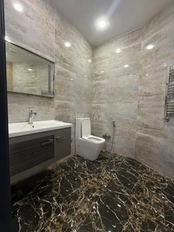 Kirayə verilir 20 otaqlı ofis 880 m²