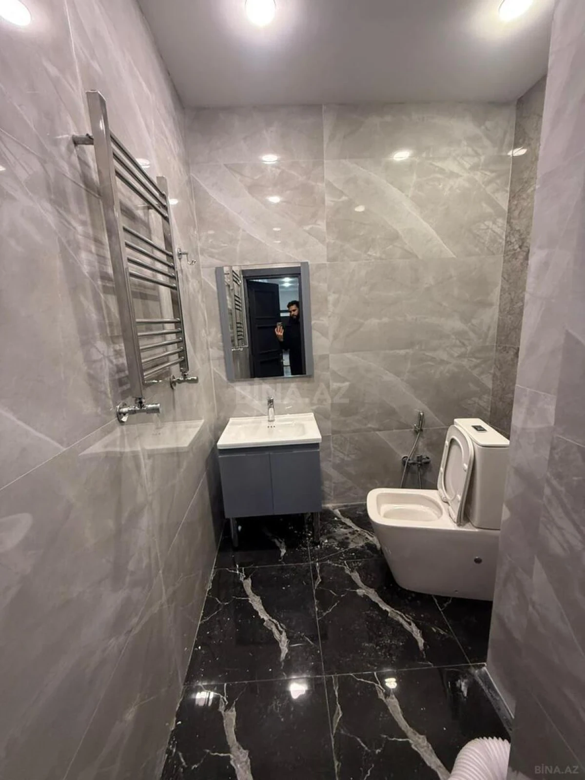 Kirayə verilir 20 otaqlı ofis 880 m²