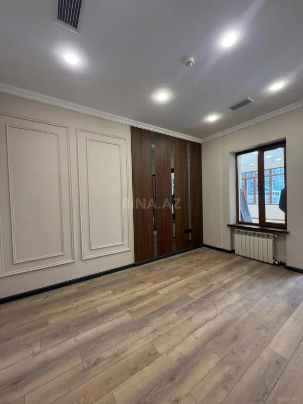 Kirayə verilir 20 otaqlı ofis 880 m²