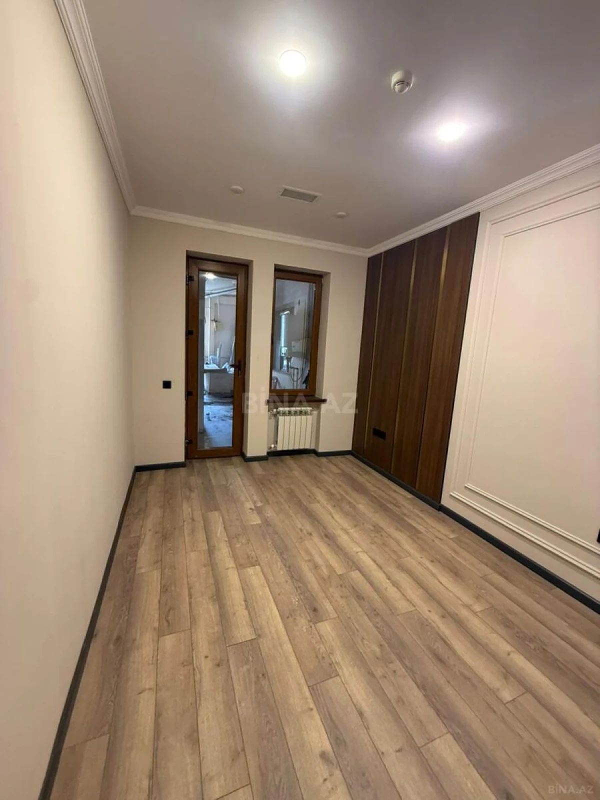 Kirayə verilir 20 otaqlı ofis 880 m²
