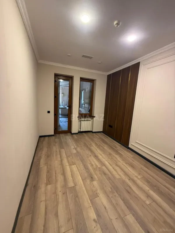 Kirayə verilir 20 otaqlı ofis 880 m²