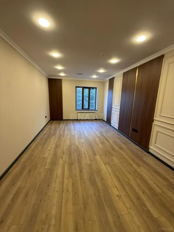 Kirayə verilir 20 otaqlı ofis 880 m²