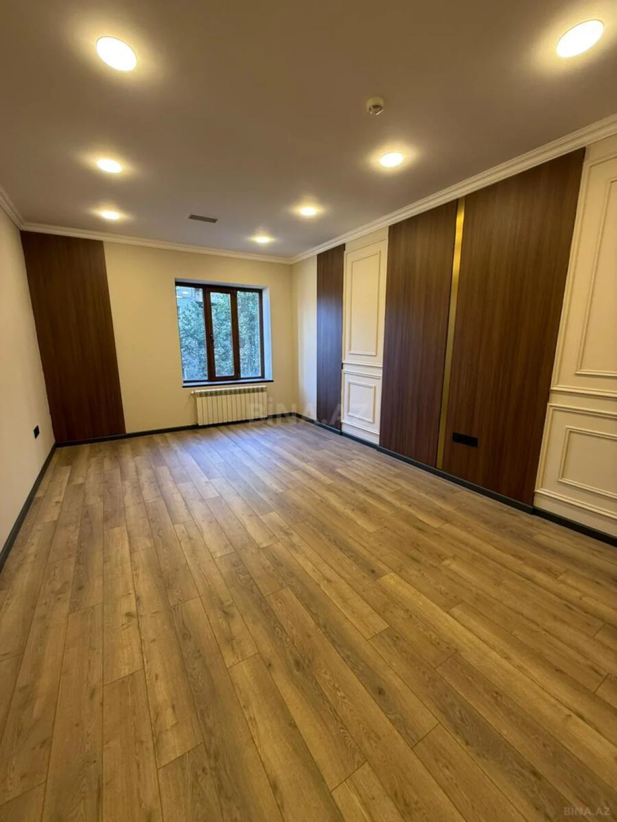 Kirayə verilir 20 otaqlı ofis 880 m²