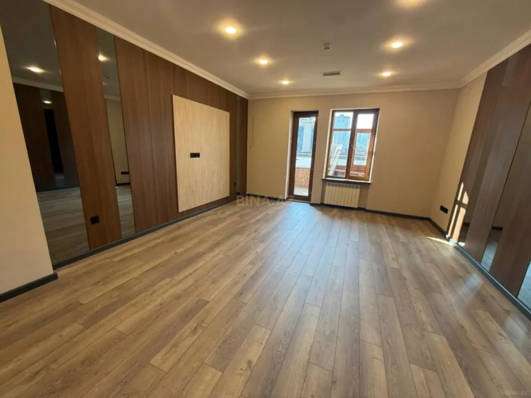 Kirayə verilir 20 otaqlı ofis 880 m²
