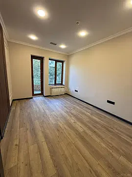 Kirayə verilir 20 otaqlı ofis 880 m²