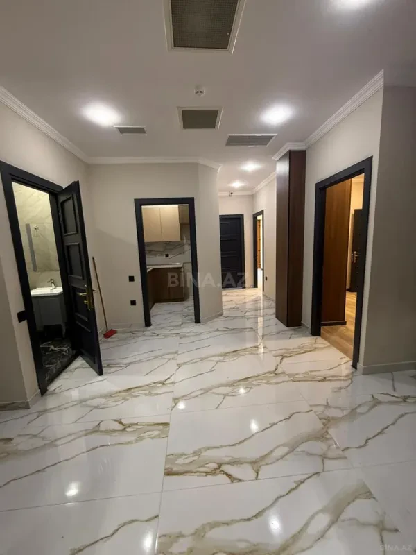 Kirayə verilir 20 otaqlı ofis 880 m²