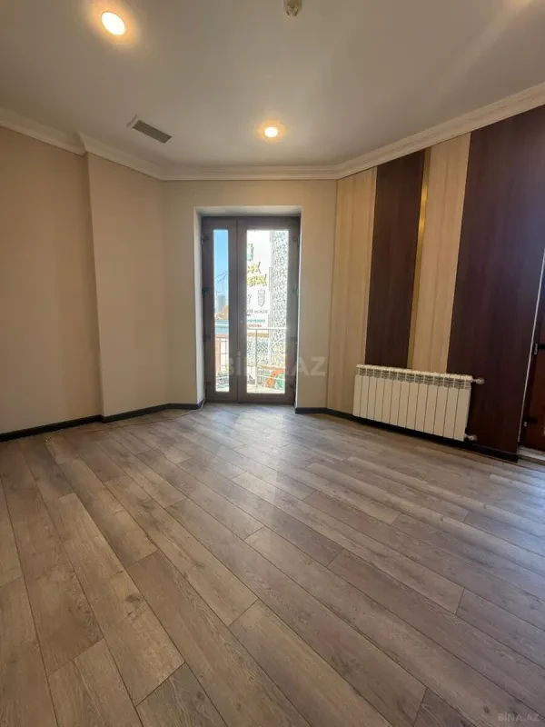 Kirayə verilir 20 otaqlı ofis 880 m²