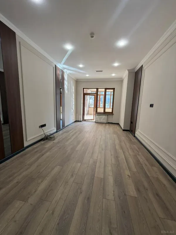 Kirayə verilir 20 otaqlı ofis 880 m²