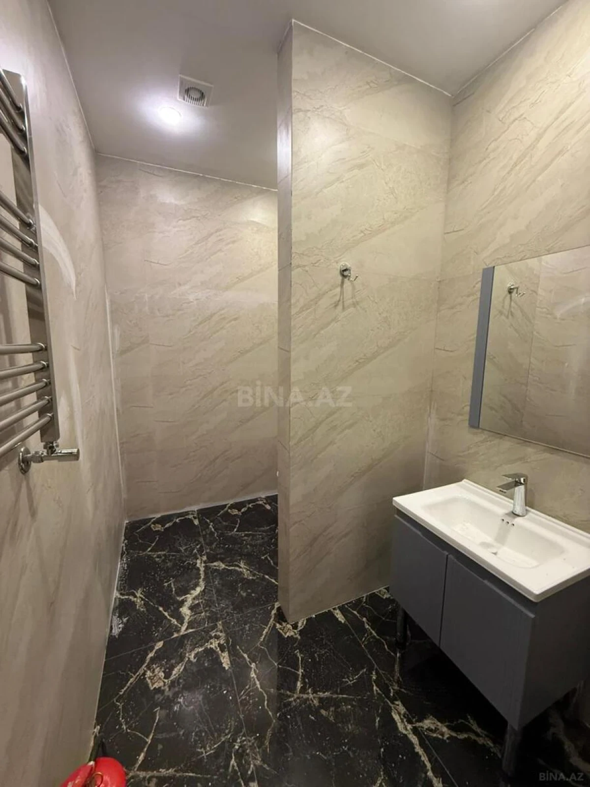 Kirayə verilir 20 otaqlı ofis 880 m²