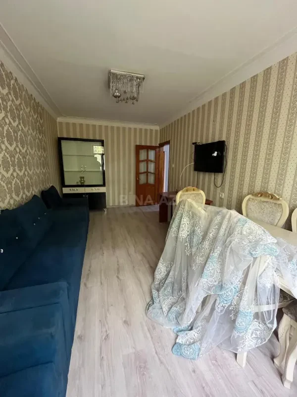 Kirayə verilir 2 otaqlı mənzil 70 m²