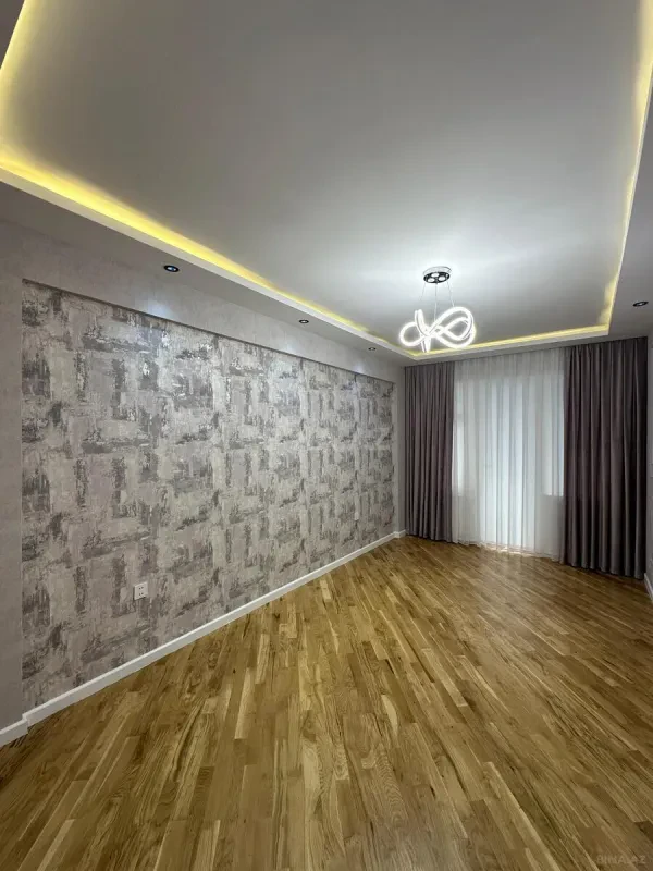 Satılır 4 otaqlı mənzil 155 m²