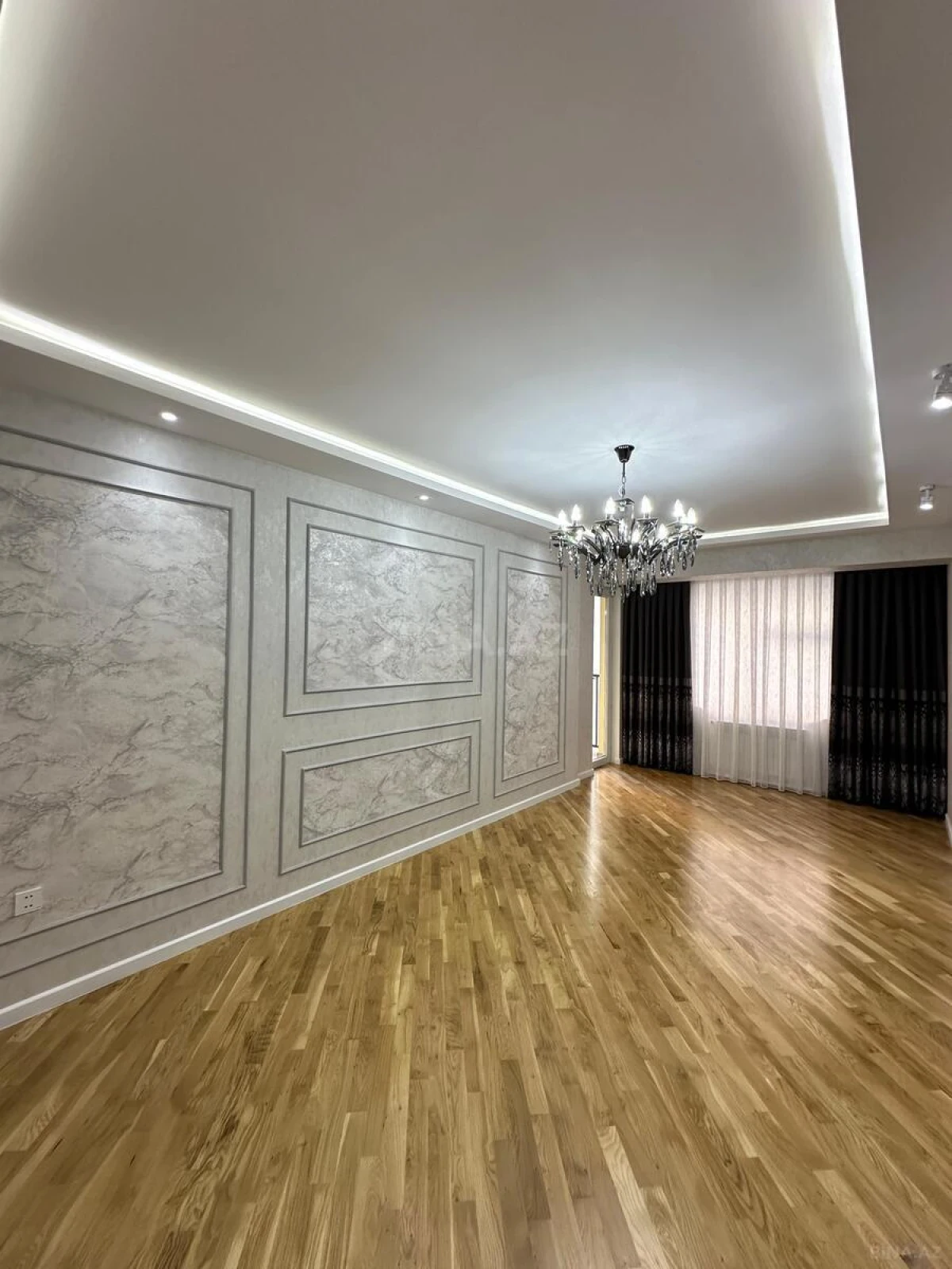 Satılır 4 otaqlı mənzil 155 m²