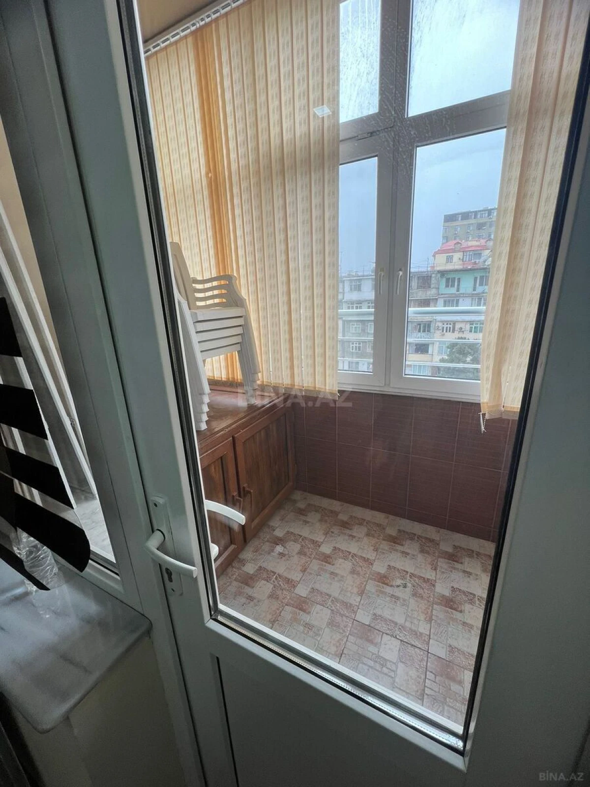 Kirayə verilir 3 otaqlı mənzil 140 m²