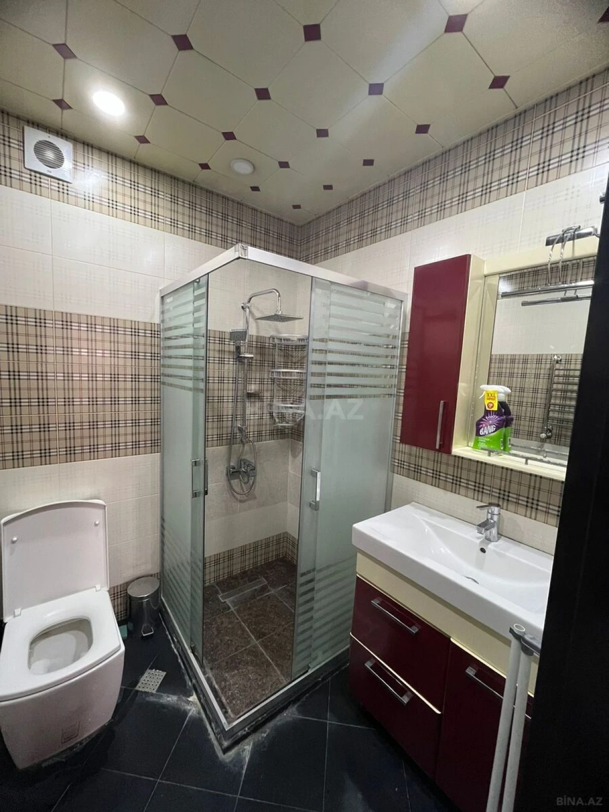Kirayə verilir 3 otaqlı mənzil 140 m²