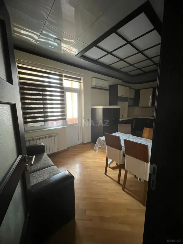 Kirayə verilir 3 otaqlı mənzil 140 m²