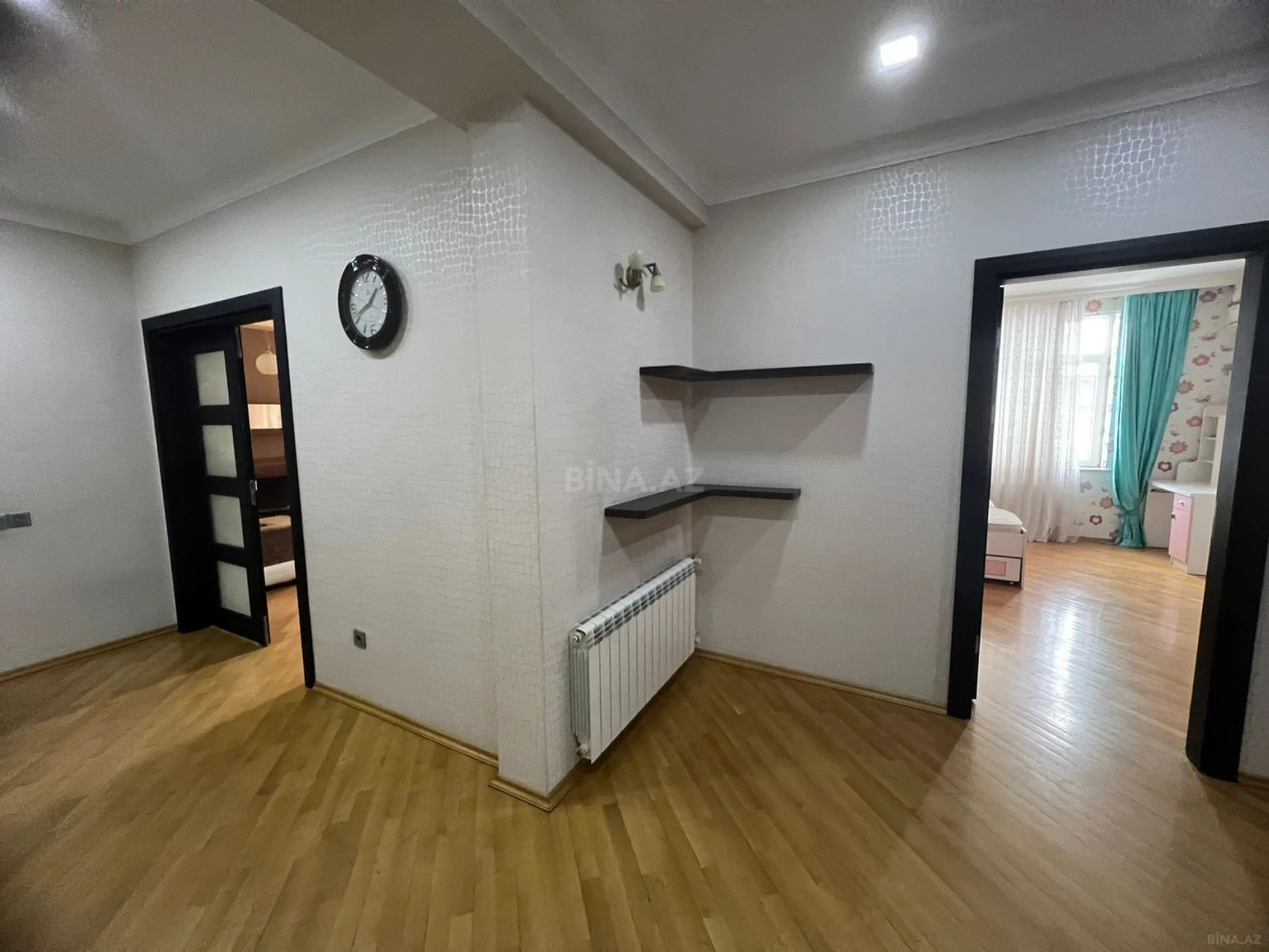 Kirayə verilir 3 otaqlı mənzil 140 m²