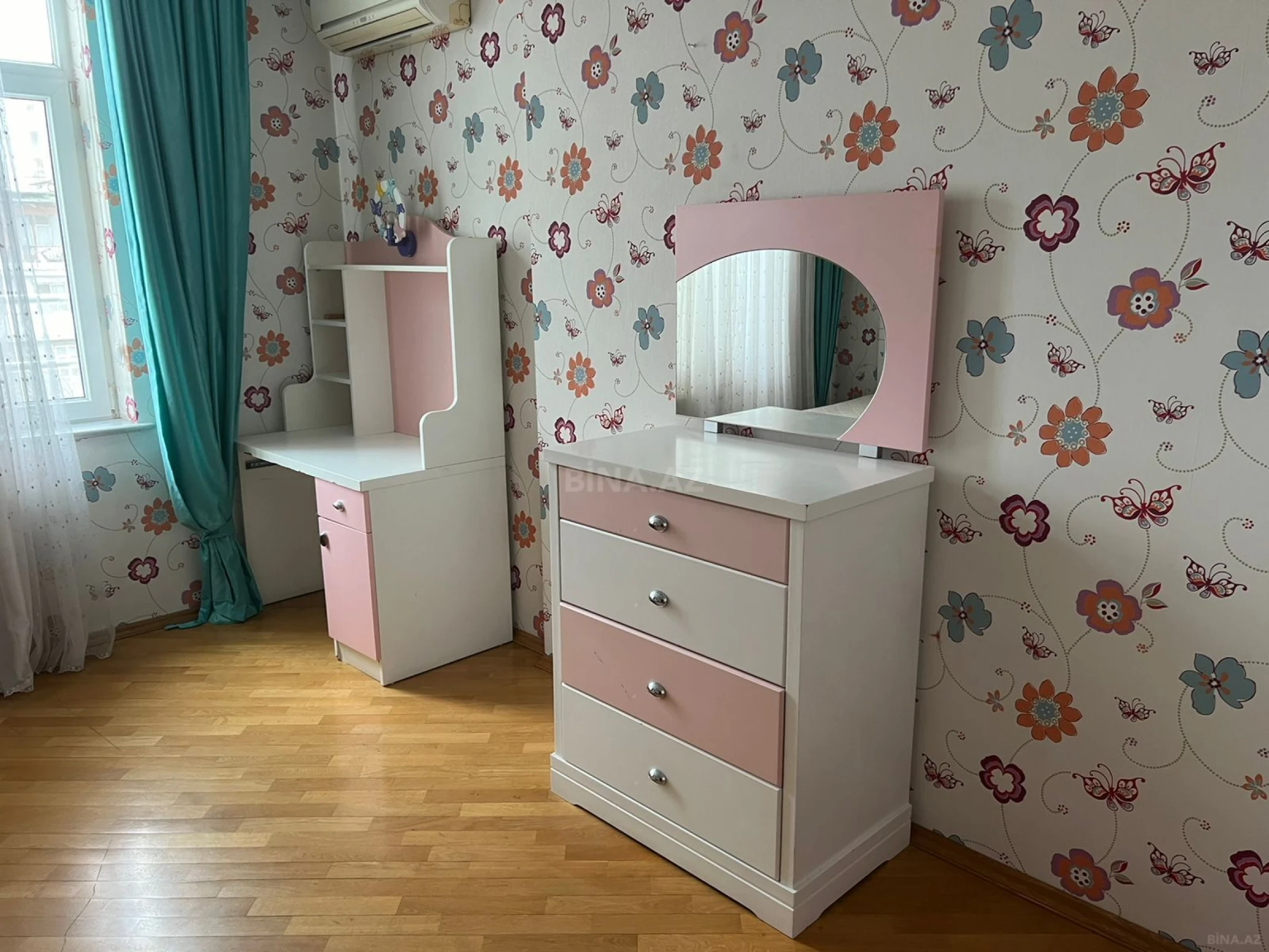 Kirayə verilir 3 otaqlı mənzil 140 m²