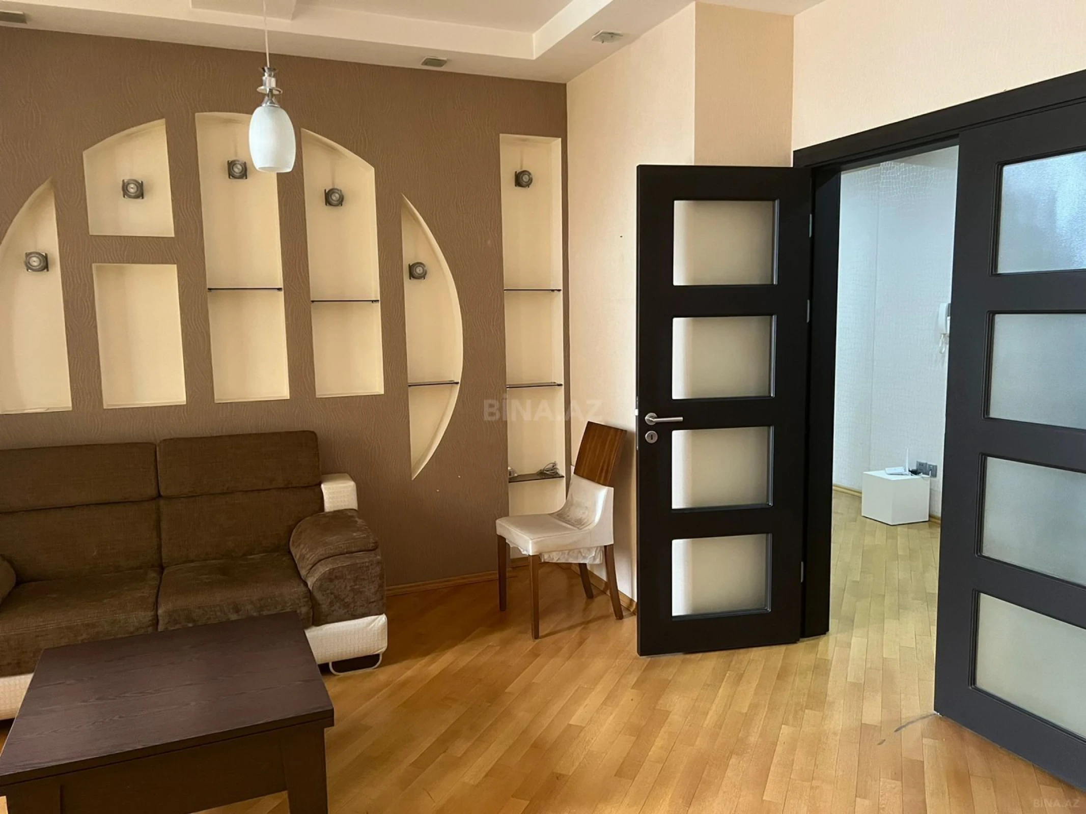 Kirayə verilir 3 otaqlı mənzil 140 m²
