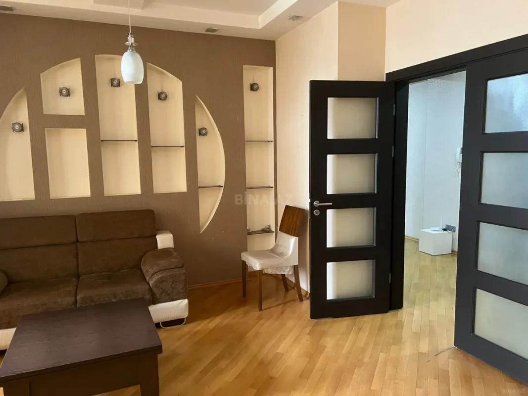 Kirayə verilir 3 otaqlı mənzil 140 m²