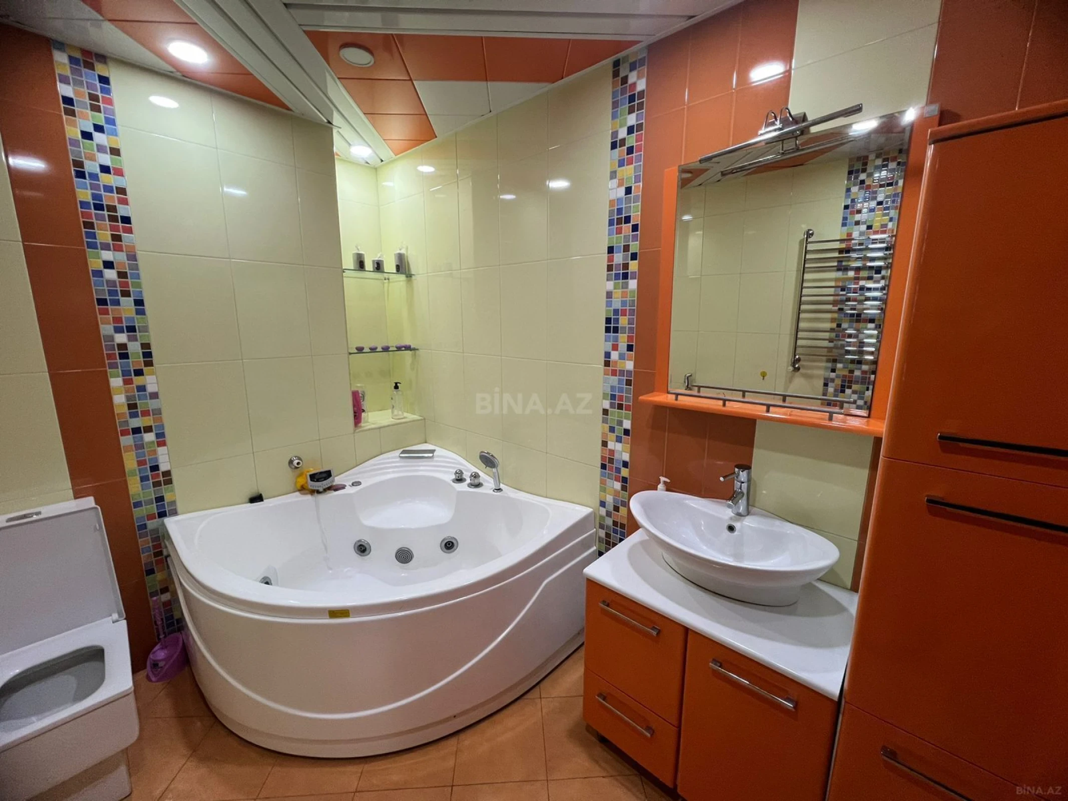 Kirayə verilir 3 otaqlı mənzil 140 m²