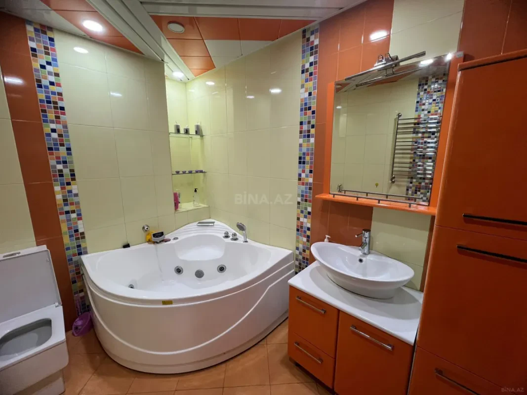 Kirayə verilir 3 otaqlı mənzil 140 m²