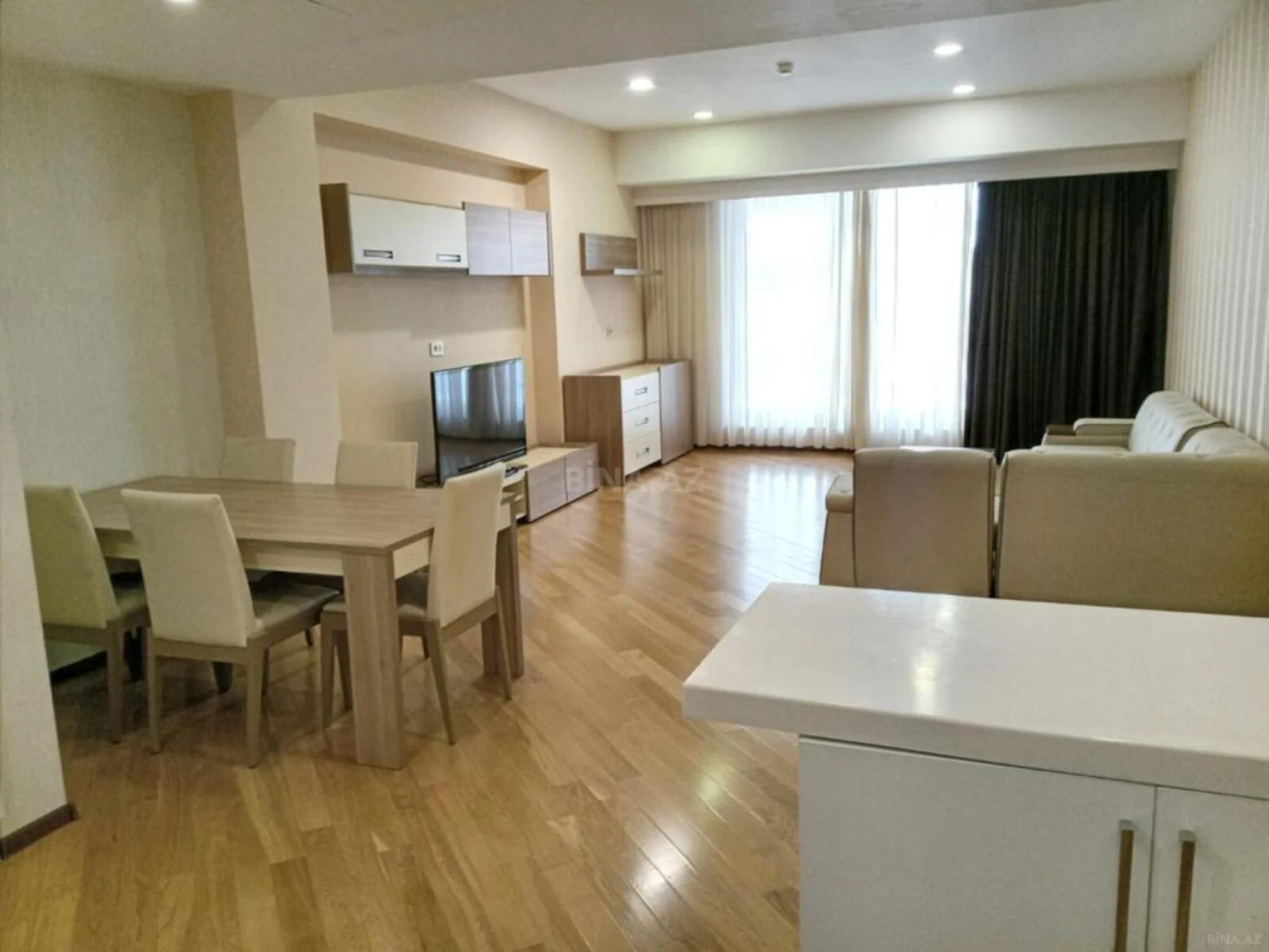 Kirayə verilir 3 otaqlı mənzil 103 m²
