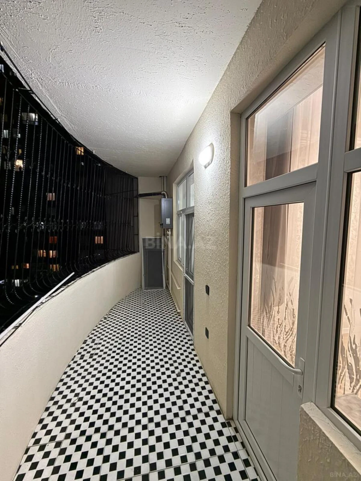Satılır 3 otaqlı mənzil 105 m²